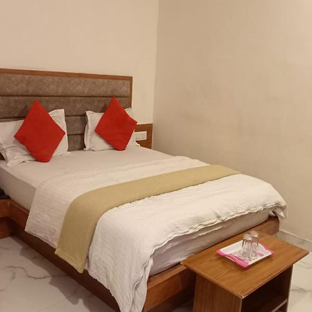 Hotel New Lake View Ahmedabad Exterior photo